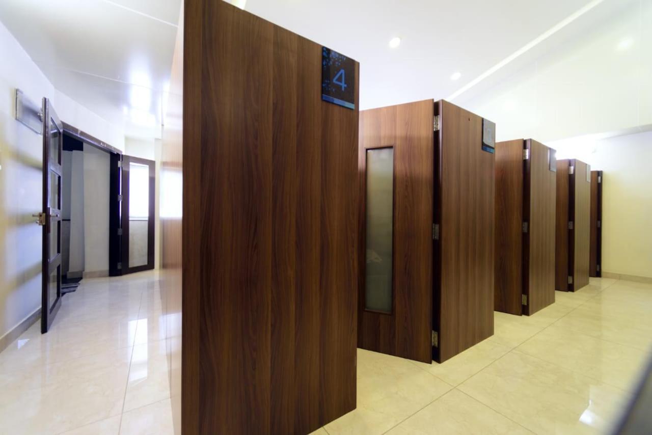 Bedspace- Capsule Ac Hotel Mangalore Luaran gambar