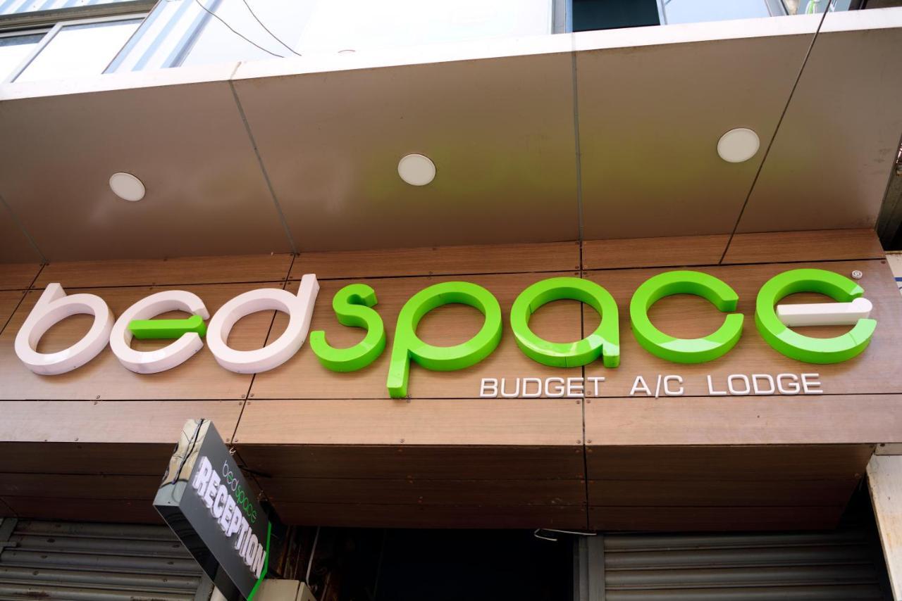 Bedspace- Capsule Ac Hotel Mangalore Luaran gambar