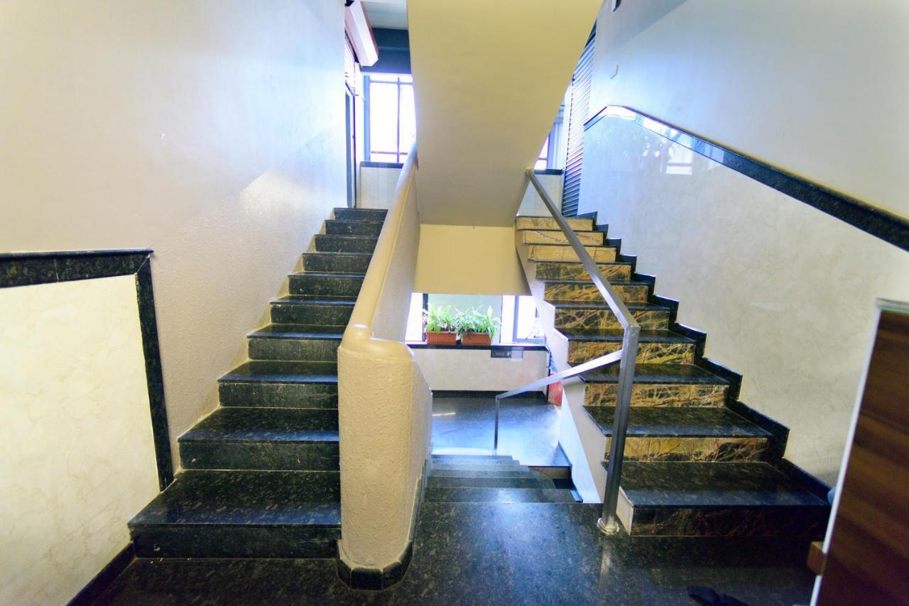 Bedspace- Capsule Ac Hotel Mangalore Luaran gambar